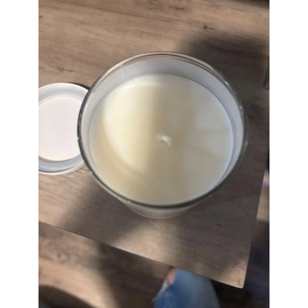 White Barn Lullaby Linen Soy Wax Blend Candle 8 oz Single Wick Bath & Body Works - Picture 2 of 2